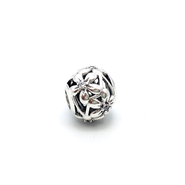 Elegant Daisy Openwork Charm Bead - Stone Heart 