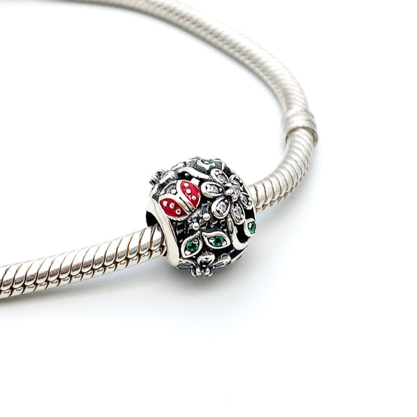 Ladybird in Garden Bead - Stone Heart 