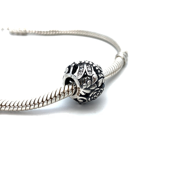 Dragonfly In Garden Charm Bead - Stone Heart 