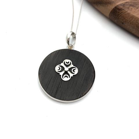 Indah Wood Pendant - Stone Heart 