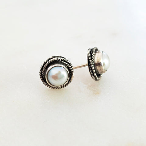 Mabé Swirl Stud - Stone Heart 