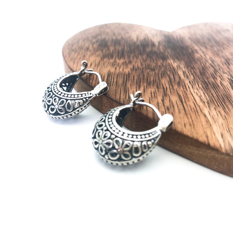 Indah Floral Huggie - Stone Heart 