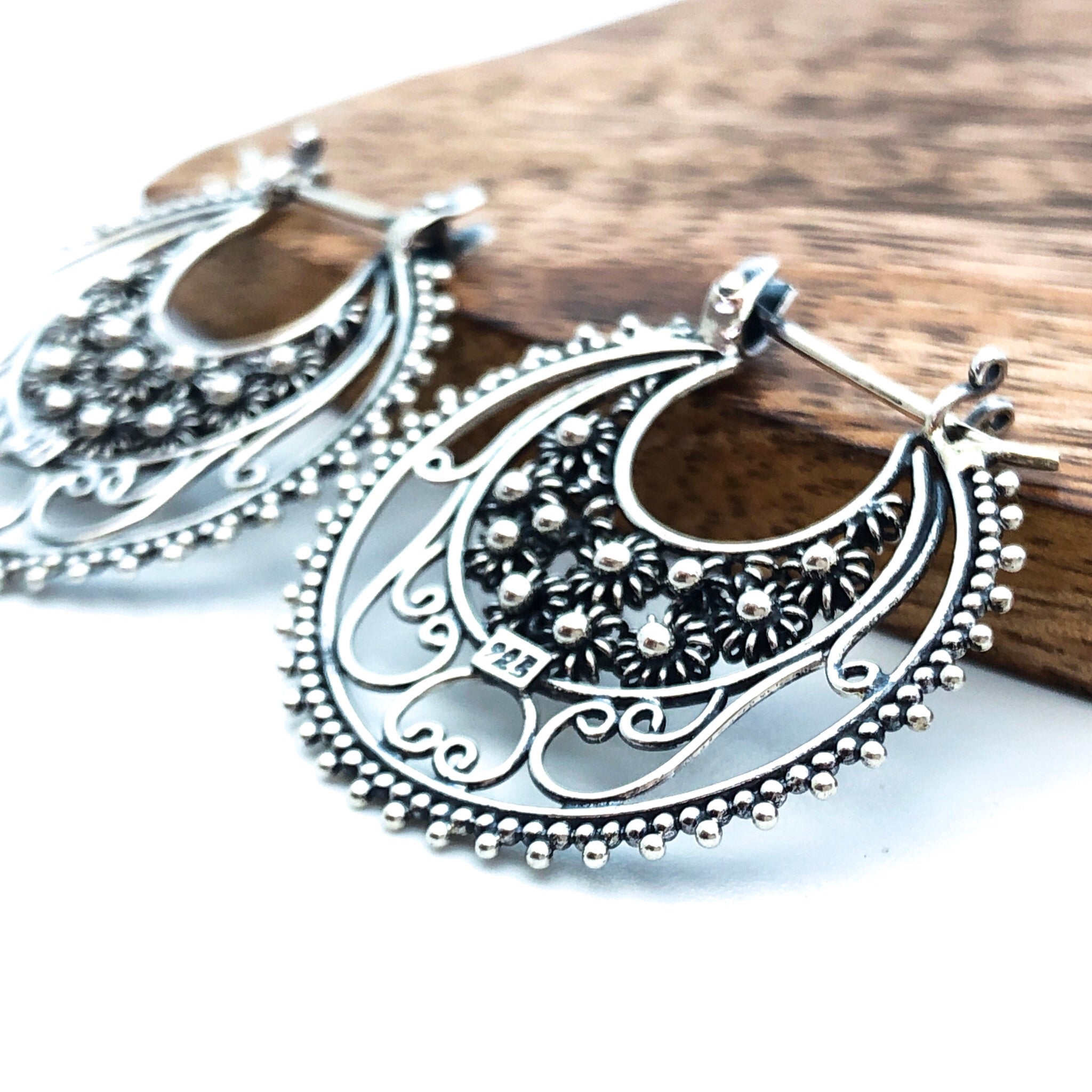 Indah Hoop Earrings - Stone Heart 