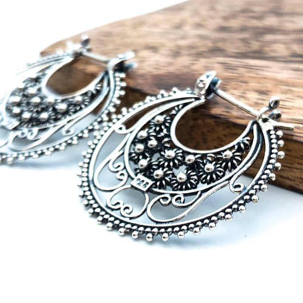 Indah Hoop Earrings - Stone Heart 